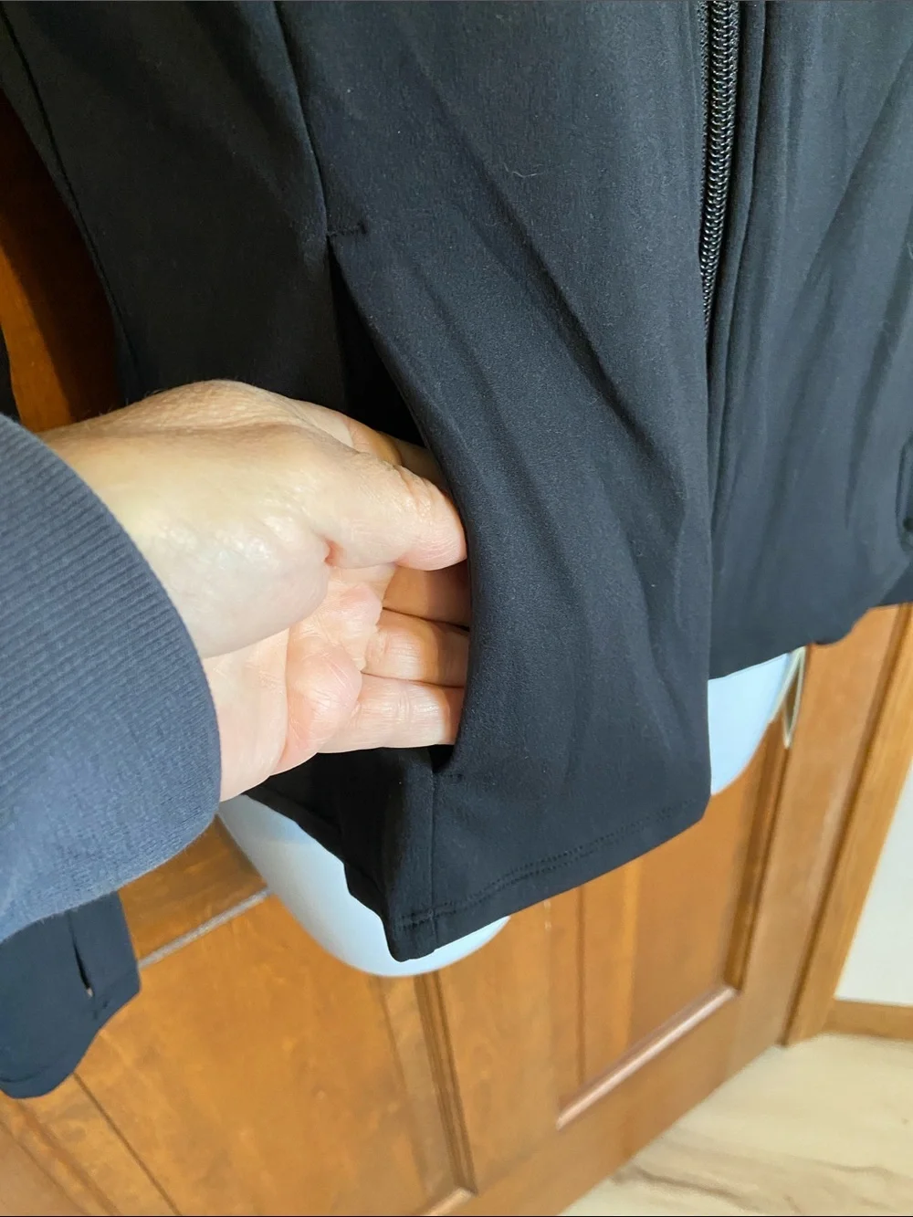 Halara SoftlyZero™ Stand Collar Thumb Hole Pockets Pleated Zipper Slimfit Size M - Picture 5 of 14